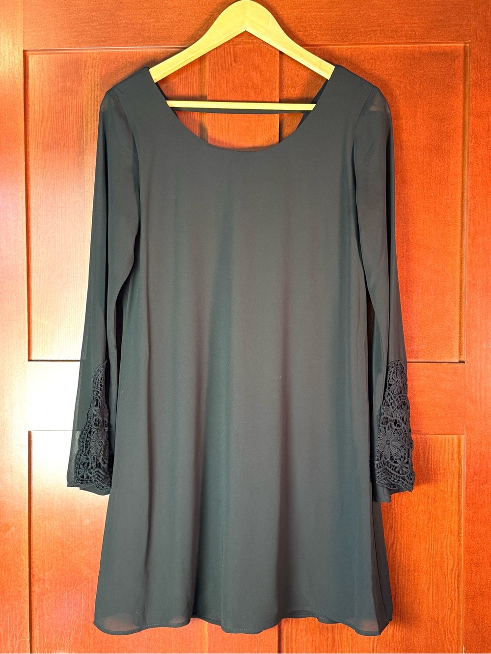 Speechless Black Chiffon Shift Dress M Crochet Lace Sleeve Detail Lined